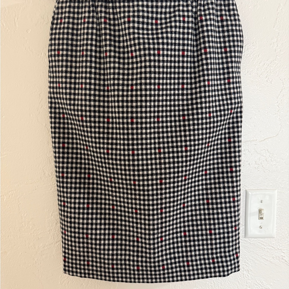 Pendleton Black and White Houndstooth Skirt with Red Details